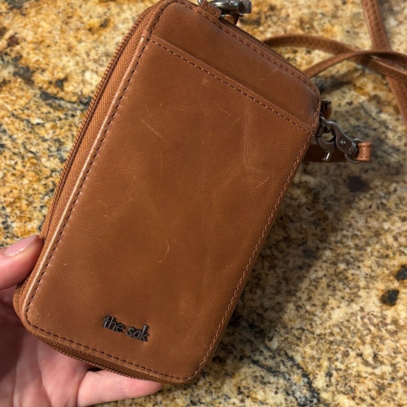 The Sak Silverlake Smartphone Wallet - Picture 5 of 6